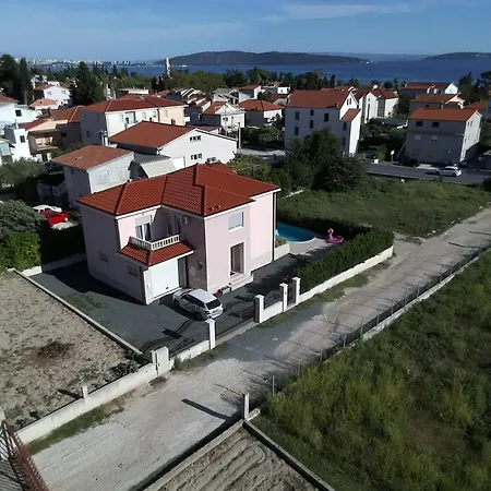 Gulietta Villa